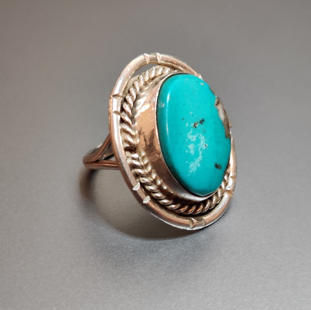 Vintage Southwestern Silver Ring with Turquoise